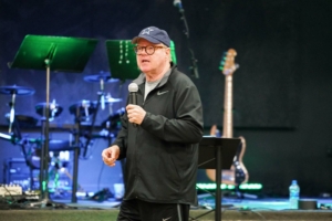 Bill Butterworth speaking at the 2019 Men's Retreat